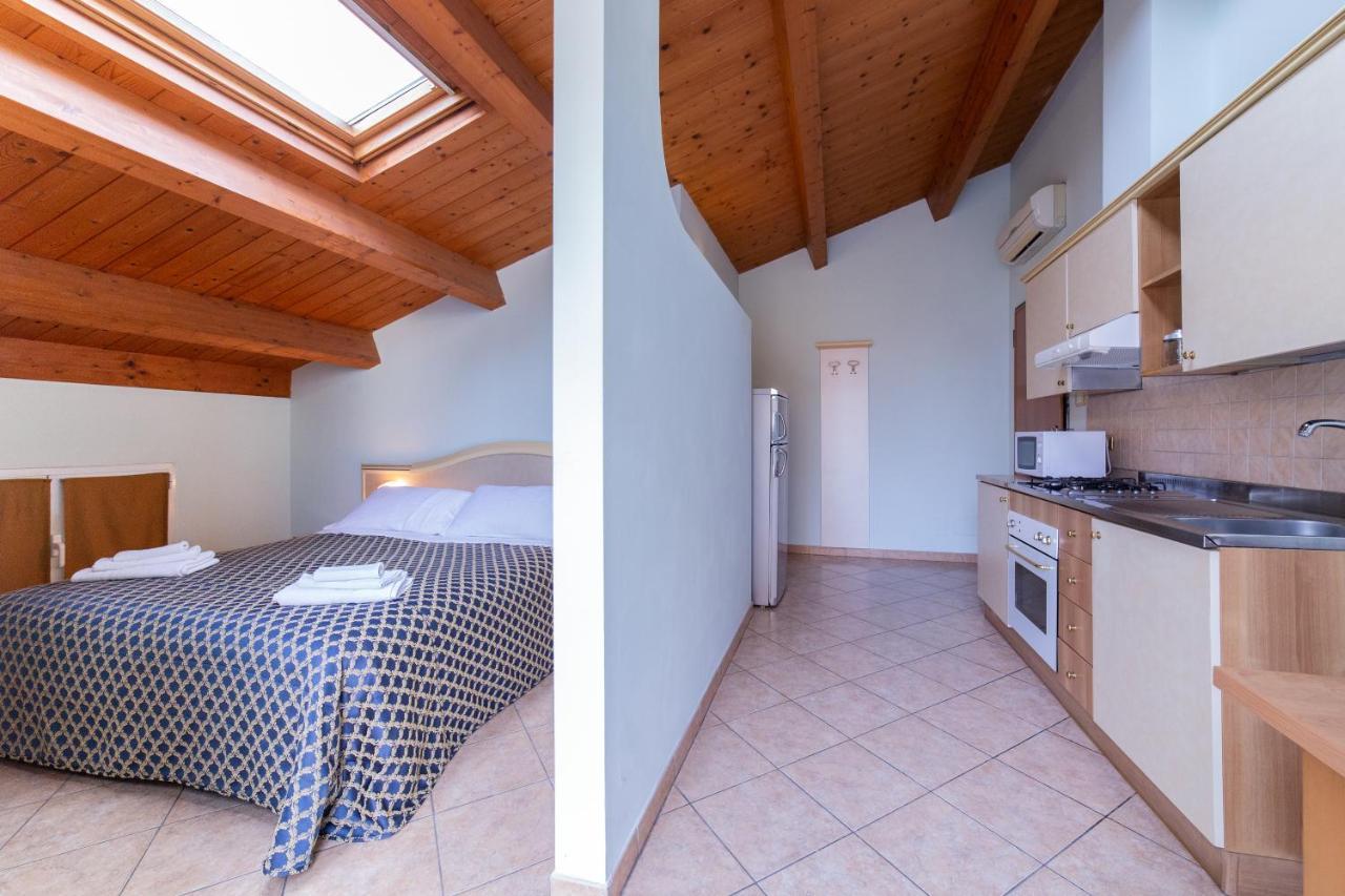 Residenza Melucci Aparthotel Rimini Buitenkant foto