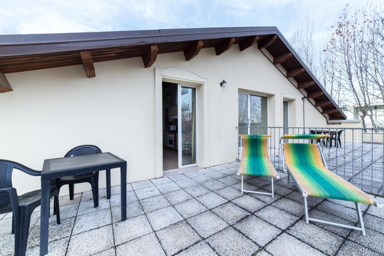Residenza Melucci Aparthotel Rimini Buitenkant foto