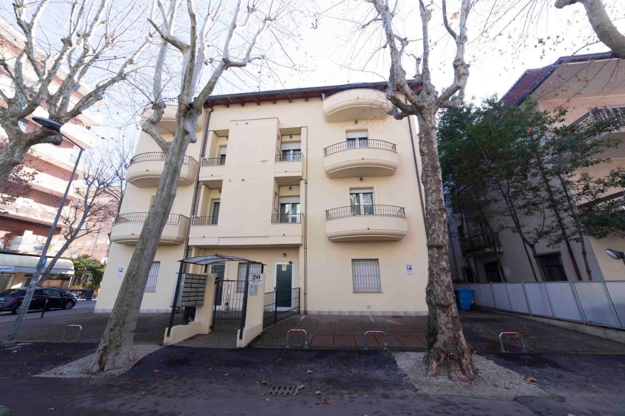 Residenza Melucci Aparthotel Rimini Buitenkant foto