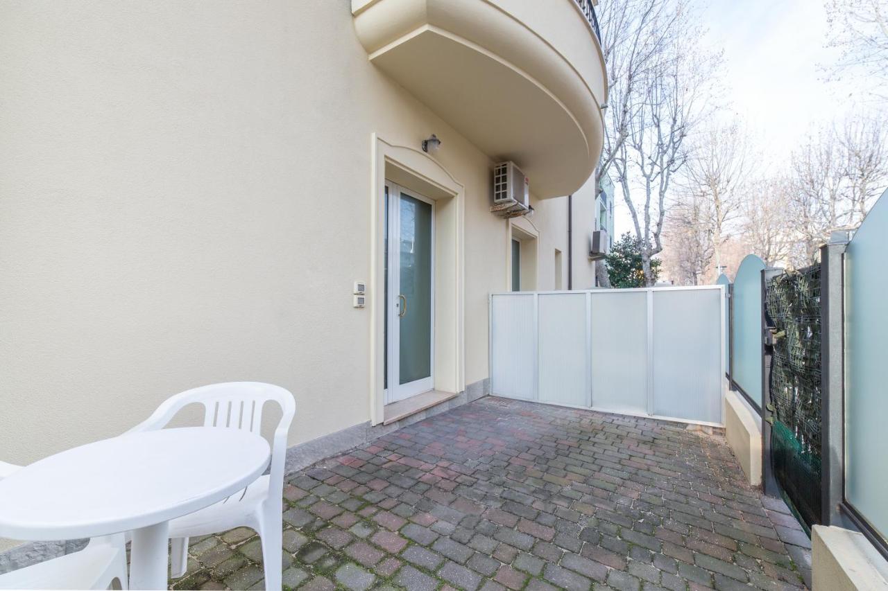 Residenza Melucci Aparthotel Rimini Buitenkant foto
