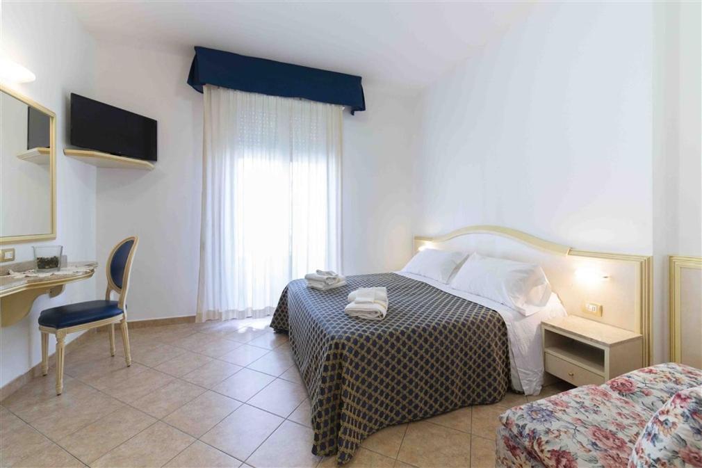 Residenza Melucci Aparthotel Rimini Buitenkant foto