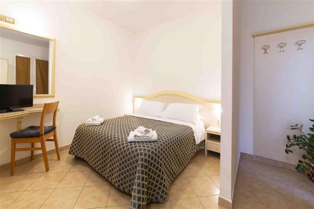 Residenza Melucci Aparthotel Rimini Buitenkant foto