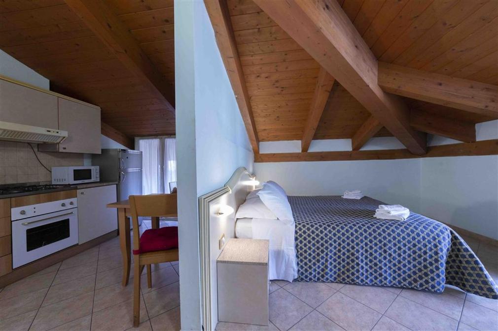 Residenza Melucci Aparthotel Rimini Kamer foto