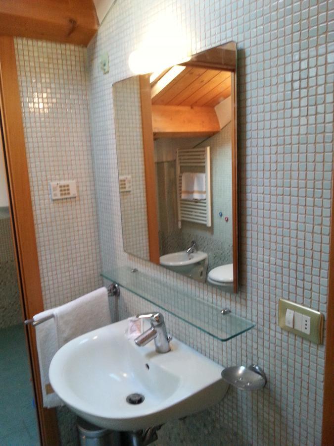 Residenza Melucci Aparthotel Rimini Buitenkant foto